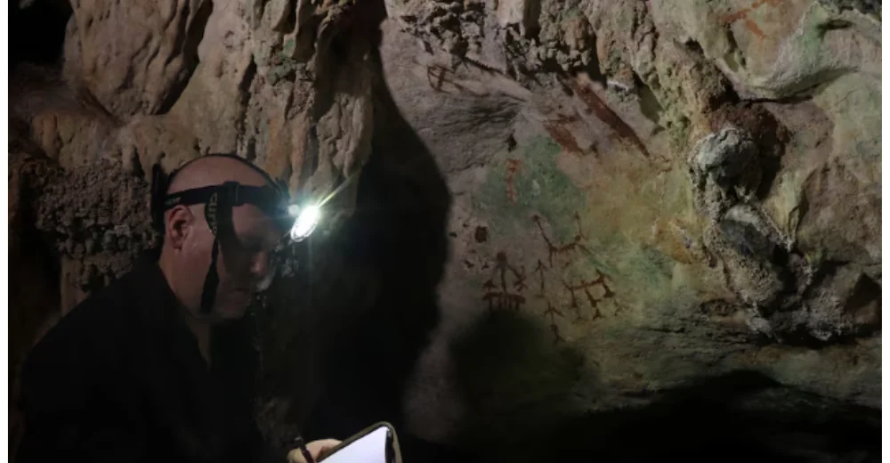 Indonesian-Cave-Hand-Stencil-Identified-as-World’s-Oldest-Known-Rock-Art