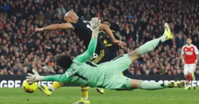 Manchester United derail Arsenal’s title push with thrilling 3–2 victory