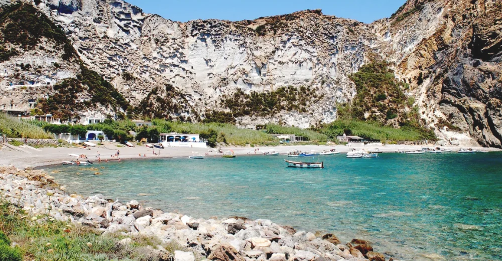 Palmarola-is-an-island-without-a-village