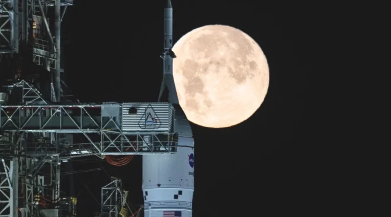 NASA Moon Rocket Hydrogen Leak